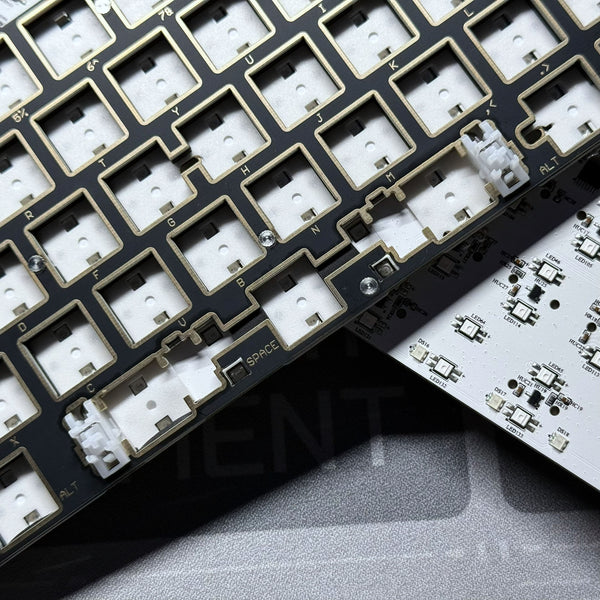 Everglide SU66 Magnetic Keyboard PCB 0.001 RT Total 174 RGB Leds Powered By Sparklink 600Mhz High Speed MCU GH60 Case Supported