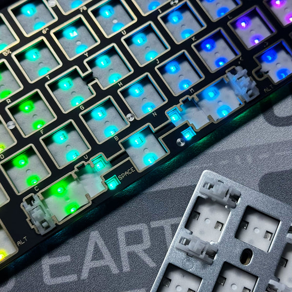 Everglide SU66 Magnetic Keyboard PCB 0.001 RT Total 174 RGB Leds Powered By Sparklink 600Mhz High Speed MCU GH60 Case Supported